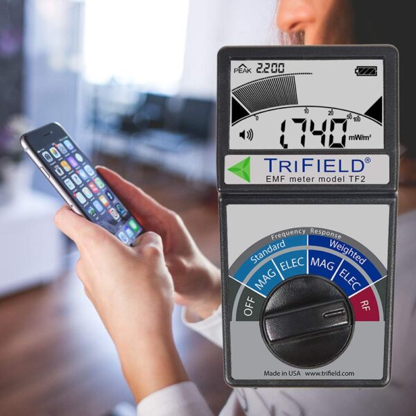 TriField stralingsmeter voor zowel hoogfrequente straling als laagfrequente straling. Straling mobiele telefoon meten