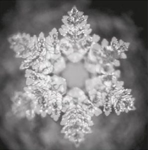 Deze kristalfoto van Masaru Emoto toont overeenkomsten met die van zuiver bronwater