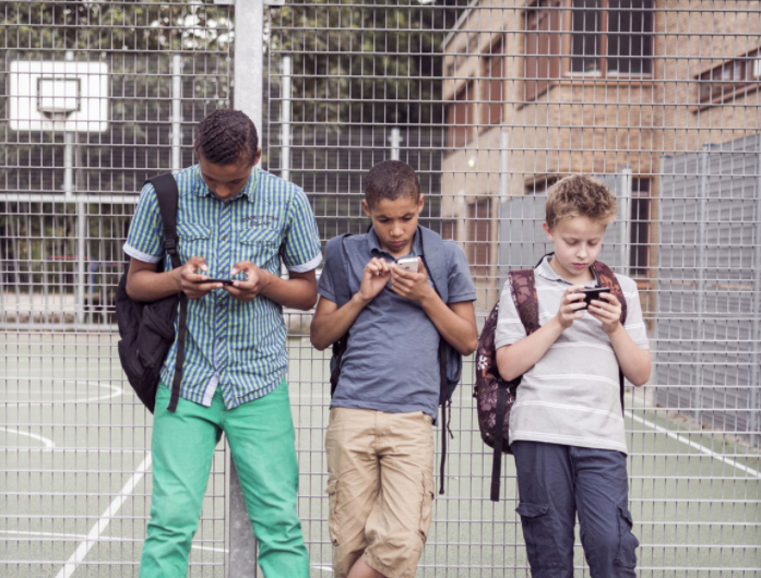 Straling mobiele telefoon gebruik jongeren